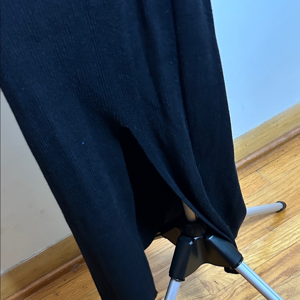 Elegant Black and White open lower back Maxi Dress - Picture 8 of 9